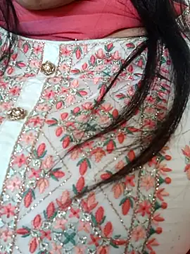 Snapshot of CuteSarikaLIVE chatting on 02/15/26, 04:24 CuteSarikaLIVE online show from 02/15/26, 04:24