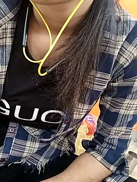 Snapshot of CuteSarikaLIVE chatting on 02/19/26, 03:58 CuteSarikaLIVE online show from 02/19/26, 03:58