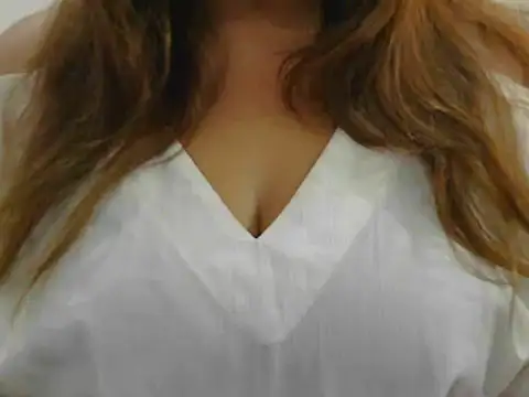 Snapshot of Hazel_luv chatting on 09/13/25, 06:57 Hazel luv online show from 09/13/25, 06:57