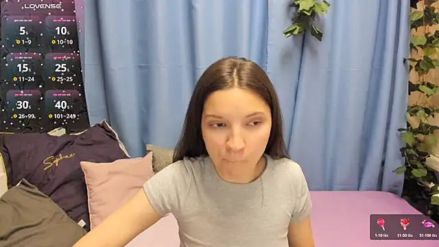 Snapshot of MelaniGrand chatting on 10/20/25, 09:10 MelaniGrand online show from 10/20/25, 09:10