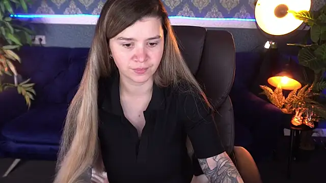 Snapshot of AmellyMilly chatting on 11/19/25, 07:47 AmellyMilly online show from 11/19/25, 07:47