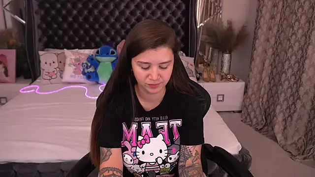 Snapshot of AmellyMilly chatting on 09/27/25, 01:28 AmellyMilly online show from 09/27/25, 01:28