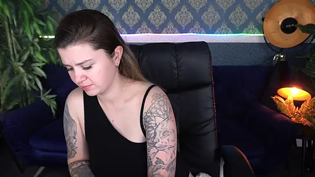 Snapshot of AmellyMilly chatting on 11/30/25, 08:09 AmellyMilly online show from 11/30/25, 08:09