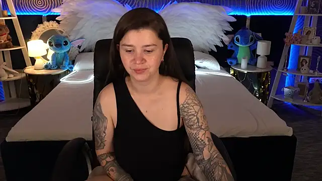 Snapshot of AmellyMilly chatting on 11/12/25, 01:48 AmellyMilly online show from 11/12/25, 01:48