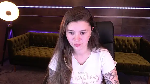 Snapshot of AmellyMilly chatting on 09/23/25, 12:45 AmellyMilly online show from 09/23/25, 12:45