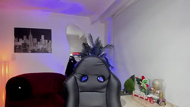 Meghan320 online show from 12/18/25, 11:47