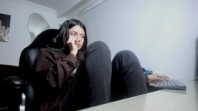 Meghan320 online show from 10/28/25, 11:31