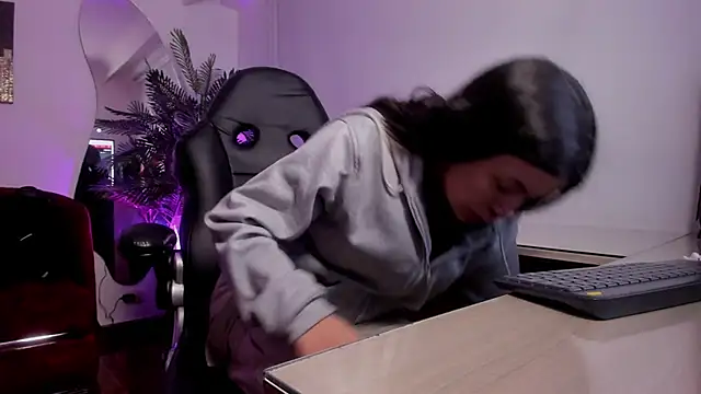 Meghan320 online show from 11/20/25, 11:33