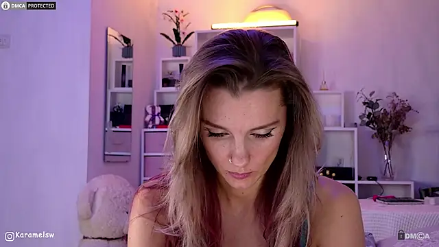 Karamelsw  online show from 10/07/25, 11:17