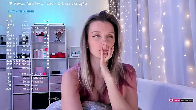 Karamelsw  online show from 03/22/25, 12:28