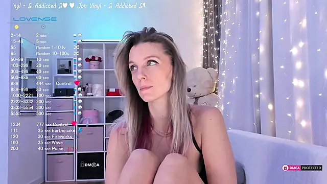 Karamelsw  online show from 03/03/25, 02:44