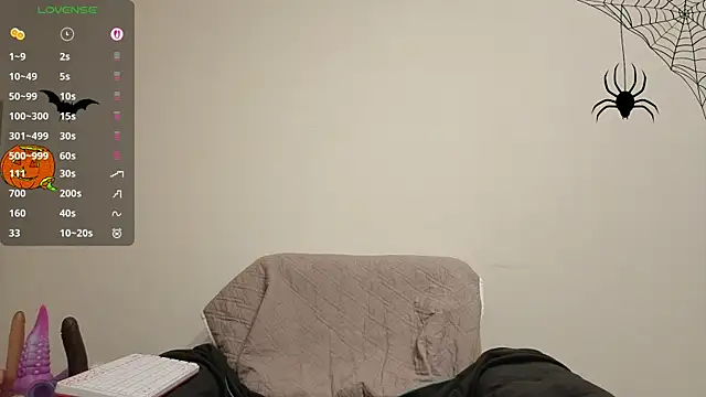 Snapshot of MaryHillx chatting on 11/02/25, 08:14 MaryHillx online show from 11/02/25, 08:14