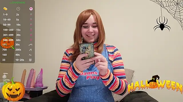 Snapshot of MaryHillx chatting on 10/31/25, 01:02 MaryHillx online show from 10/31/25, 01:02