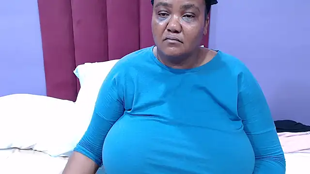 Snapshot of GiantTittts chatting on 03/09/26, 06:11 GiantTittts online show from 03/09/26, 06:11