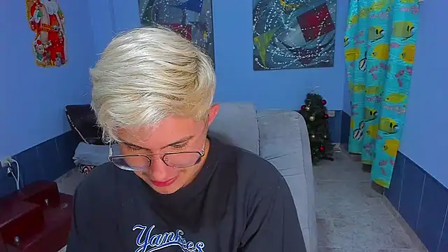 Snapshot of patrik_027 chatting on 12/18/25, 08:41 patrik 027 online show from 12/18/25, 08:41