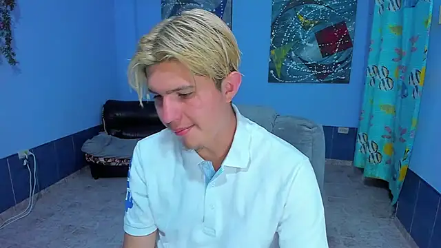 Snapshot of patrik_027 chatting on 10/23/25, 03:27 patrik 027 online show from 10/23/25, 03:27