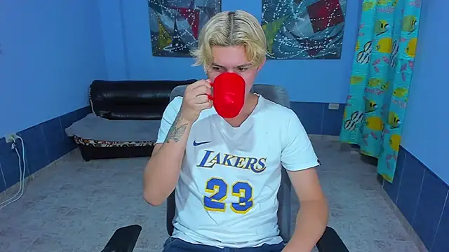 Snapshot of patrik_027 chatting on 10/26/25, 05:46 patrik 027 online show from 10/26/25, 05:46