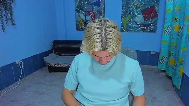 Snapshot of patrik_027 chatting on 11/01/25, 04:41 patrik 027 online show from 11/01/25, 04:41