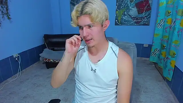 Snapshot of patrik_027 chatting on 11/04/25, 08:45 patrik 027 online show from 11/04/25, 08:45