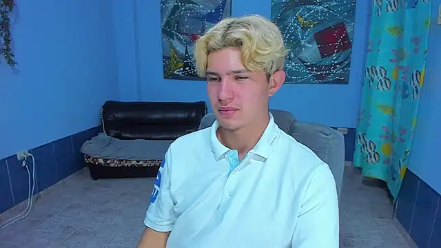 Snapshot of patrik_027 chatting on 10/23/25, 04:27 patrik 027 online show from 10/23/25, 04:27