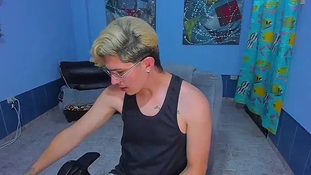 Snapshot of patrik_027 chatting on 11/23/25, 07:29 patrik 027 online show from 11/23/25, 07:29