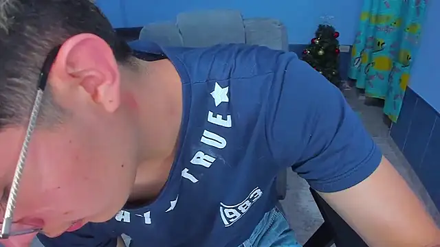 Snapshot of patrik_027 chatting on 12/04/25, 07:29 patrik 027 online show from 12/04/25, 07:29