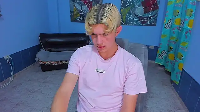 Snapshot of patrik_027 chatting on 11/17/25, 07:56 patrik 027 online show from 11/17/25, 07:56