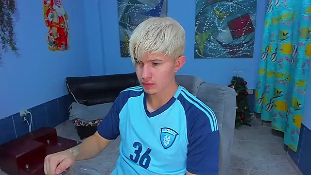 Snapshot of patrik_027 chatting on 12/16/25, 06:56 patrik 027 online show from 12/16/25, 06:56