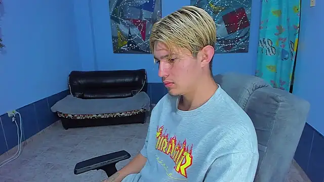 Snapshot of patrik_027 chatting on 10/24/25, 07:13 patrik 027 online show from 10/24/25, 07:13