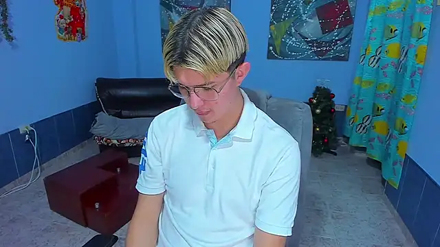 Snapshot of patrik_027 chatting on 12/05/25, 06:12 patrik 027 online show from 12/05/25, 06:12