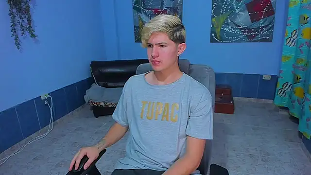 Snapshot of patrik_027 chatting on 11/19/25, 05:51 patrik 027 online show from 11/19/25, 05:51