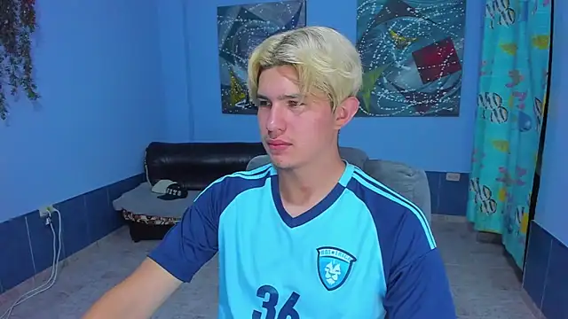 Snapshot of patrik_027 chatting on 10/25/25, 05:13 patrik 027 online show from 10/25/25, 05:13