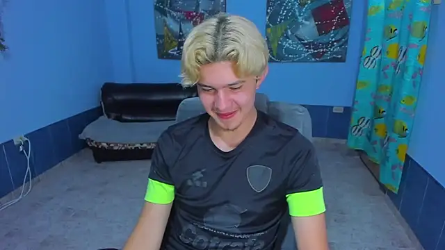 Snapshot of patrik_027 chatting on 11/03/25, 08:01 patrik 027 online show from 11/03/25, 08:01