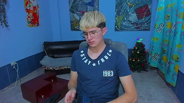 Snapshot of patrik_027 chatting on 12/03/25, 07:24 patrik 027 online show from 12/03/25, 07:24