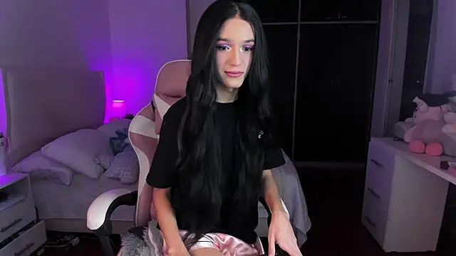 Snapshot of Ainhoads chatting on 07/31/26, 03:28 Ainhoads online show from 07/31/26, 03:28