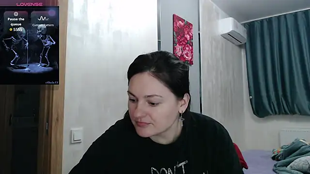 Stacy Davice online show from 10/31/25, 04:58