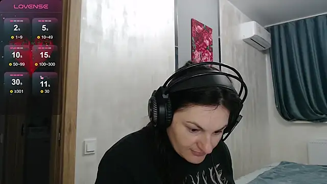 Stacy Davice online show from 10/17/25, 03:43