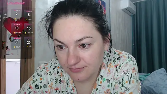 Stacy Davice online show from 10/01/25, 01:37