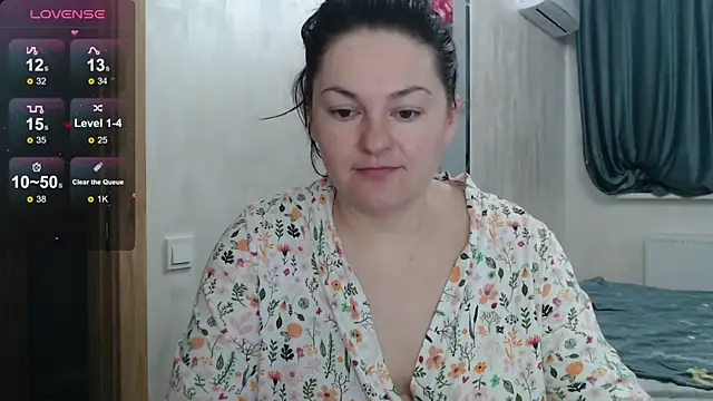 Stacy Davice online show from 10/11/25, 03:57