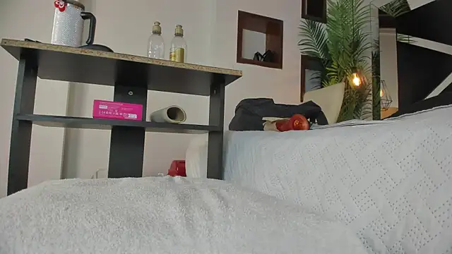 candy sweet  online show from 10/08/25, 07:14