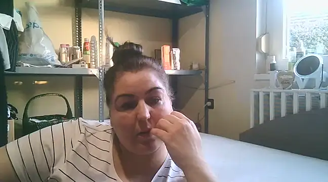 Snapshot of Mileva88 chatting on 01/07/25, 02:30 Mileva88 online show from 01/07/25, 02:30