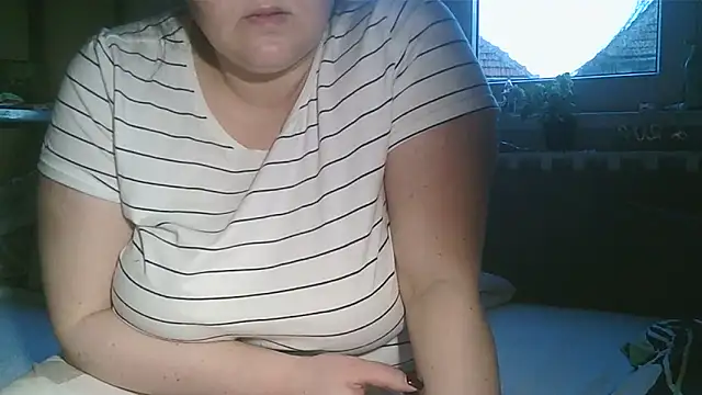 Snapshot of Mileva88 chatting on 03/03/25, 04:26 Mileva88 online show from 03/03/25, 04:26