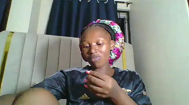 Snapshot of CuteJ chatting on 02/24/25, 07:30 CuteJ online show from 02/24/25, 07:30