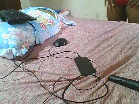 Snapshot of CuteJ chatting on 03/15/25, 07:09 CuteJ online show from 03/15/25, 07:09