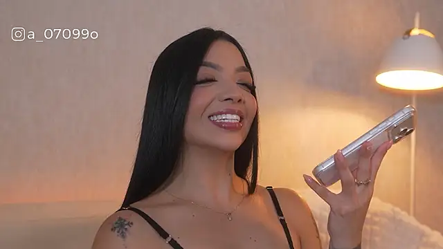 sarah hiill online show from 02/07/26, 12:07