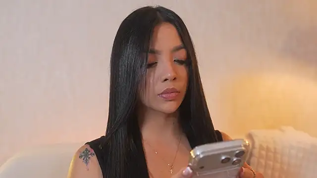 sarah hiill online show from 11/14/25, 08:12