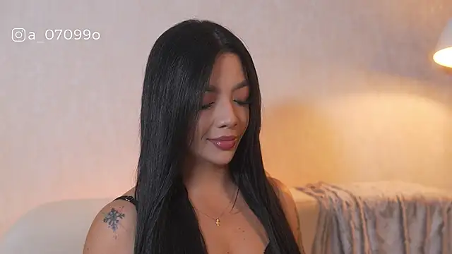 sarah hiill online show from 12/18/25, 09:29