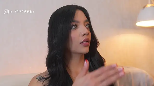 sarah hiill online show from 12/15/25, 10:04