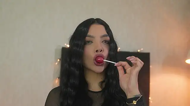 sarah hiill online show from 04/15/26, 10:21