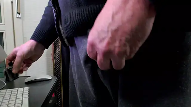 Snapshot of Unicum900 chatting on 02/20/25, 04:58 Unicum900 online show from 02/20/25, 04:58